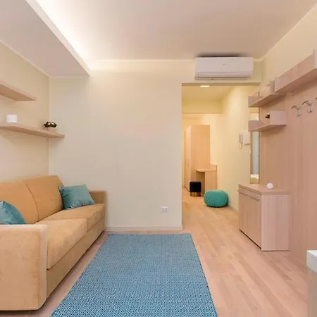 Apartment Bilocale In Via Bellinzona Como