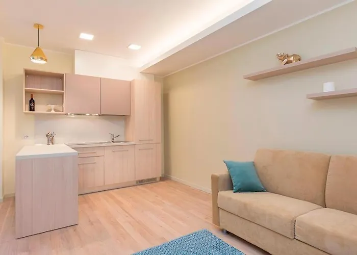 Bilocale In Via Bellinzona Διαμέρισμα *